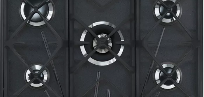 Smeg выпустила варочные панели с инновационной технологией Bridge Zone
